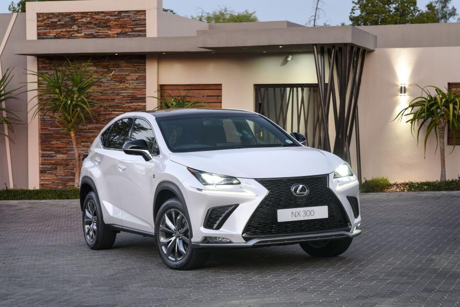  Lexus NX300 F-Sport 2017 года  (ZA) (фото 33 из 40)